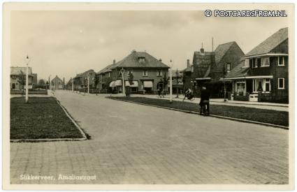 ansichtkaart: Slikkerveer, Amaliastraat