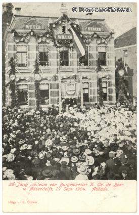 ansichtkaart: Assendelft, 25-Jarig jubileum Burgemeester K.Cz. de Boer, 27 Sept. 1904