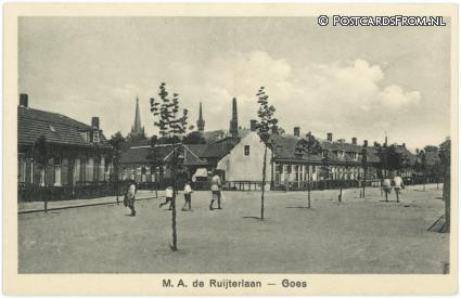 ansichtkaart: Goes, M.A. de Ruijterlaan