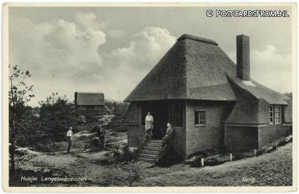 ansichtkaart: Norg, Huisjes Langelooerduinen