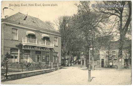 ansichtkaart: Den Burg, Hotel Texel. Groene plaats