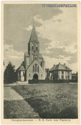 ansichtkaart: Hooglanderveen, R.K. Kerk en Pastorie