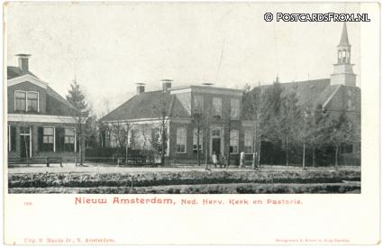 ansichtkaart: Nieuw-Amsterdam, Ned. Herv. Kerk en Pastorie