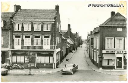 ansichtkaart: Zevenbergen, Markt met Kerkstraat