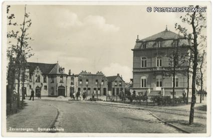 ansichtkaart: Zevenbergen, Gemeentehuis