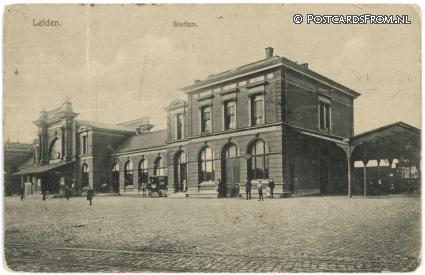 ansichtkaart: Leiden, Station