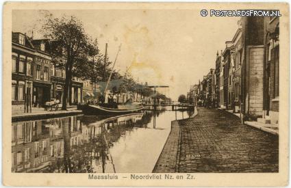 ansichtkaart: Maassluis, Noordvliet Nz. en Zz.