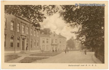 ansichtkaart: Assen, Beilerstraat met R.H.B.S.