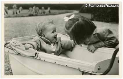 --, Prinses Margriet met Prinses Marijke ansichtkaart: --, Prinses Margriet met Prinses Marijke