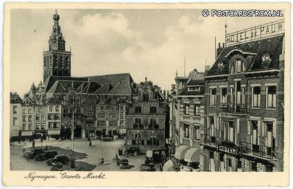 ansichtkaart: Nijmegen, Groote Markt. Hotel de Pauww