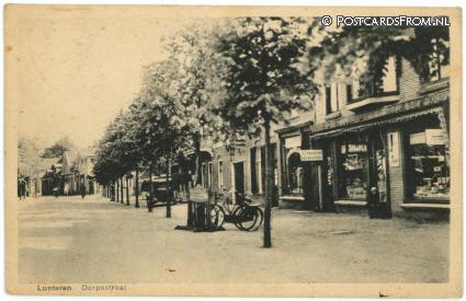 Lunteren, Dorpsstraat ansichtkaart: Lunteren, Dorpsstraat