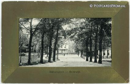 ansichtkaart: Beverwijk, Stationsplein