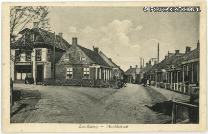 ansichtkaart: Zoutkamp, Hoofdstraat. Hotel Internationaal