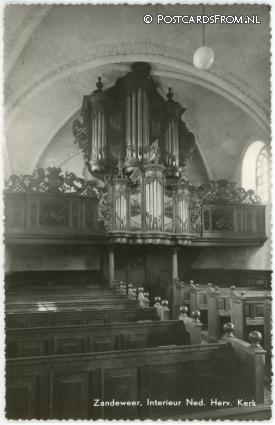 ansichtkaart: Zandeweer, Interieur Ned. Herv. Kerk