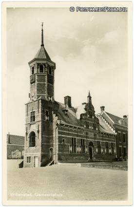 ansichtkaart: Willemstad, Gemeentehuis