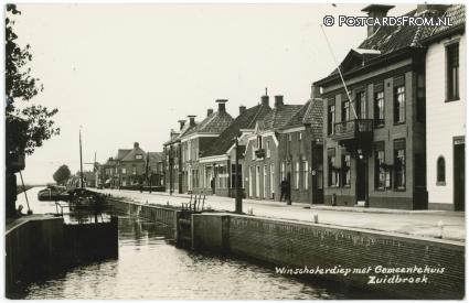 ansichtkaart: Zuidbroek, Winschoterdiep met Gemeentehuis