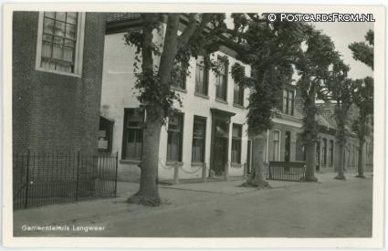 ansichtkaart: Langweer, Gemeentehuis