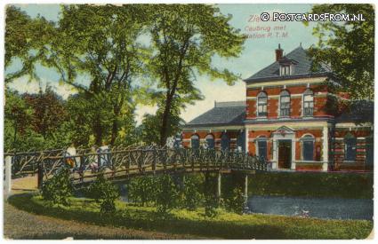 ansichtkaart: Zierikzee, Caubrug met Station R.T.M.