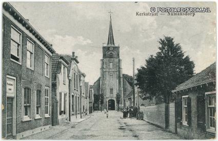 ansichtkaart: Numansdorp, Kerkstraat
