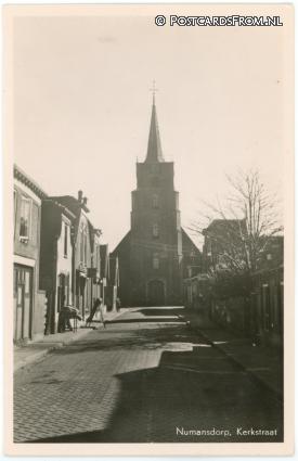 Numansdorp, Kerkstraat ansichtkaart: Numansdorp, Kerkstraat