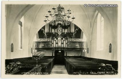ansichtkaart: Uithuizermeeden, Interieur Ned. Herv. Kerk