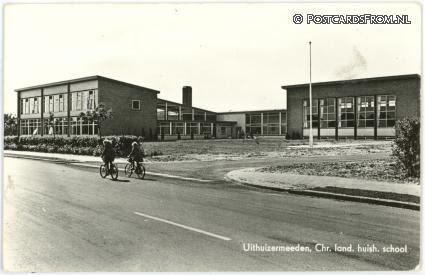 ansichtkaart: Uithuizermeeden, Chr. land.huish.school