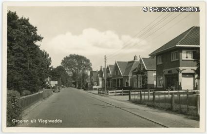 ansichtkaart: Vlagtwedde, Groeten uit. D. Pik Manufacturen